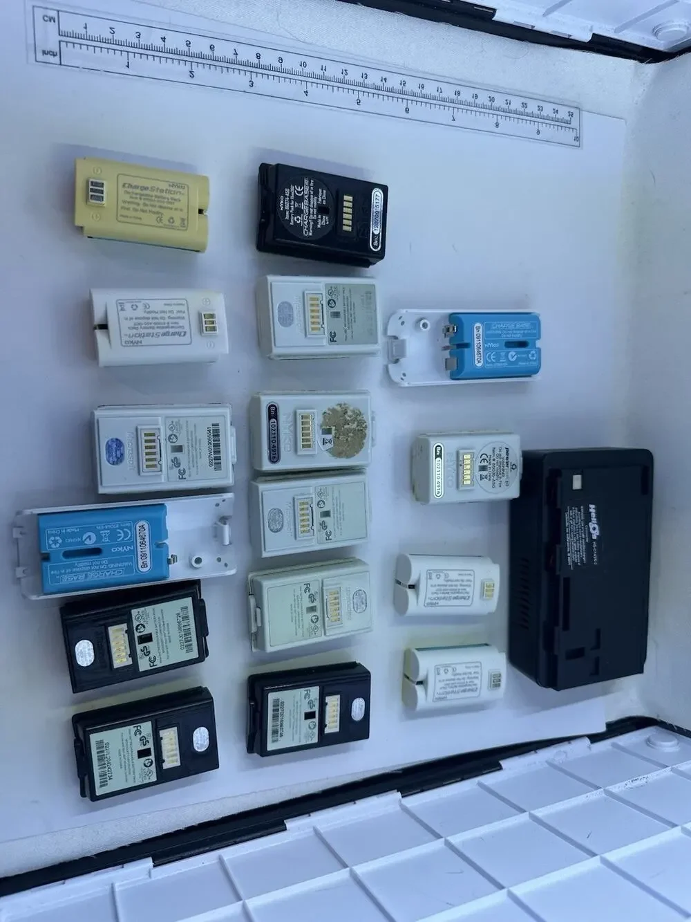 Lot of 17 Untested Microsoft Xbox Wii Helios Rechargeable Battery Pack Untested
